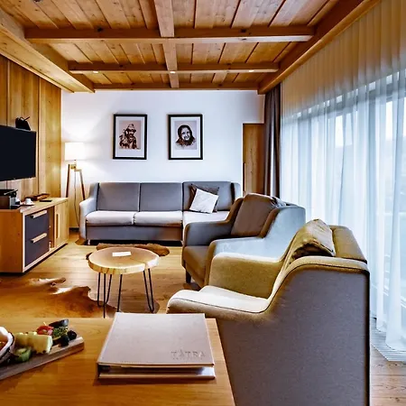 Grandhotel Tatra ホテル Velké Karlovice