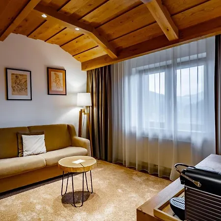 Grandhotel Tatra ホテル Velké Karlovice